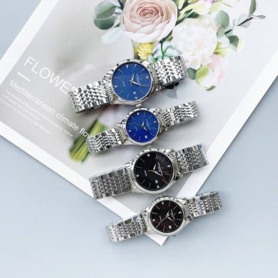 白 金 品牌：江诗丹顿－Vacheronconstantin 款式：最新款情侣石英腕表 机芯：进口石英机芯 镜面：蓝宝石玻璃镜面 表壳：316L精钢壳套 表带：