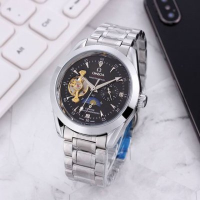 精钢表带＋蝴蝶扣 白： ，间金、全黑同价： ，欧米茄一Omega 九飞轮全自动日月星辰机械，6字位白天走时 太阳 晚上走时 月亮 [月亮]蕴含最优质的材料与一丝