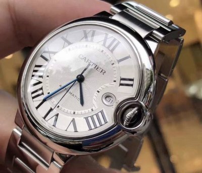 卡地亚蓝气球系列W69012Z4 自动机械,42.1毫米,男士 精钢材质 蓝宝石水晶玻璃 蓝宝石把头 日期显示。美得不可方物 #双11配饰清单