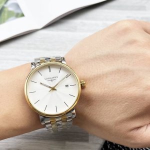 白壳 金壳 钢带20 最新 ：浪琴三针设计 类型 ：精品男士腕表 表带 ：真牛皮表带 316精钢表带 舒适耐用 机芯 ：高端全自动机械机芯 镜面 ：矿物质强化玻