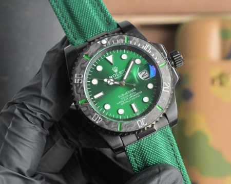 新品首发劳力士Rolex Diw Submariner parakeet 新品定制款Sub水鬼，完美呈现！ 1：特别定制碳纤维圈口、Diw赋予水鬼不一样的风格， - 点击图像关闭