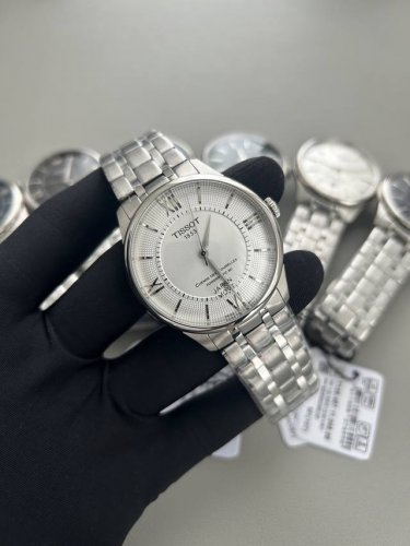 Tissot 天梭款:T139 日本8215进口机械机芯 原单壳套 非常上档次