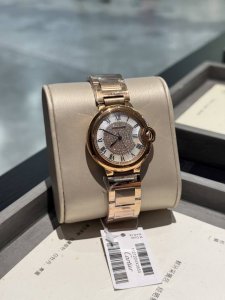 光 钻550卡地亚 36Mm 瑞机 鱼眼玻璃 磨砂扣 匠心之作卡地亚蓝气球，精致33Mm石英腕表，传统三针设计 星空运转 时间流淌 特殊工艺镶钻，个性 完美 搭