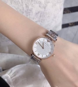 阿玛尼家的白月光 白月光、满天星手表真的是火出圈了 精致的表盘、经典的配色,男款也是相当霸总。#手表女推荐 #阿玛尼#阿玛尼手表满天星 #情侣手表 #实现手表自 阿玛尼家的白月光 白月光、满天星手表真的是火出圈了 精致的表盘、经典的配色,男款也是相当霸总。#手表女推荐 #阿玛尼#阿玛尼手表满天星 #情侣手表 #实现手表自