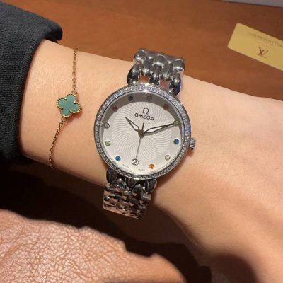 Omega Omega 欧米茄蓝宝石玻璃，美美镶钻，尺寸：33Mm ，厚度：10Mm，质量非常好大写的漂亮独家爆卖首发，超级百搭无敌好看，316实心精钢，原装扣