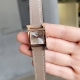 白 金 钻50 Heure H腕表 “羽毛”镶钻，小号21X21毫米，镶嵌112颗钻石，防眩蓝宝石水晶镜面，白色天然珍珠母贝表盘，瑞士石英机芯，可自由搭配手拆卸