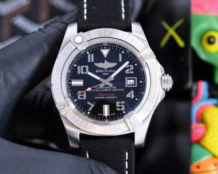 白壳 黑壳 百年灵 Breitling 复仇者系列 全自动机械 43*13Mm 拱桥强化玻璃 泰国橡树胶带 军用帆布表带 原装针扣 复仇者黑鸟侦察机 承载着改变 - 点击图像关闭