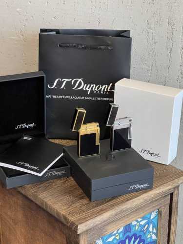 Ligne 2 经典朗声系列 黑色天然漆钯金饰面打火机，传世金匠与天然漆工艺的完美融合，光亮的钯金饰面和色彩深厚的天然黑漆是其魅力所在，超强耐抗力及稳定性！ 全