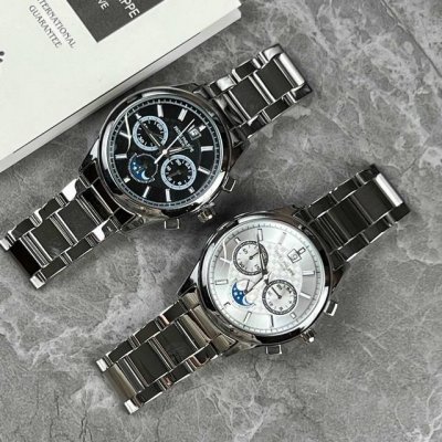 百达翡丽夜光三眼石英男士手表 全套专柜包装 直径42Mm 表带特级精钢材质 蓝宝石镜面 日期显示 高贵雅致及精美细腻的工艺 机芯非人为质保一年