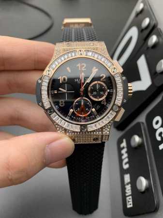 Hbb经典计时腕表大爆炸计时码表 品牌：宇舶 恒宝 Hublot 机芯：进口7750多功能机械机芯 材料：316精钢 玻璃：天然蓝宝石 表带：高级天然橡胶带，皮 - 点击图像关闭