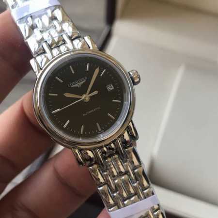 配全套原包装 浪琴时尚系列，瑰丽瑞士原装机械女表，原装瑞士机芯，蓝宝石玻璃，表盘尺寸25.5Mm，三折式安全表扣按压式开启装置，简约典雅的表壳设计，男女皆宜，体 - 点击图像关闭