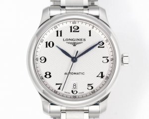 浪琴 Longines 名匠系列Lx9 将优雅风格与卓越品质融于一体。 表款直径 38.5毫米，搭载官方最新的“Cal.L888”型号自动上链机芯 ※ 拆解，每