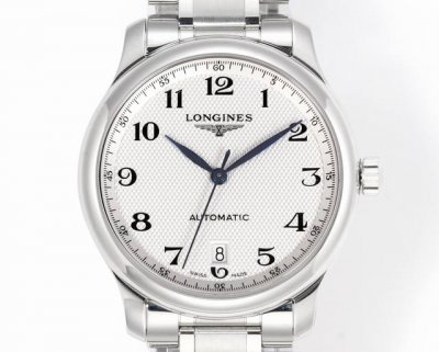 浪琴 Longines 名匠系列Lx9 将优雅风格与卓越品质融于一体。 表款直径 38.5毫米，搭载官方最新的“Cal.L888”型号自动上链机芯 ※ 拆解，每