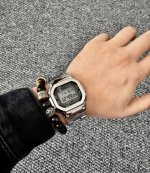 卡西欧小银块运动手表，时尚休闲的设计上手相当帅气，而且非常抗造，这块手表我戴了两年多了，依然质感满满，真是戴的越久越有质感哈哈，无论是日常通勤还是外出旅游，都非