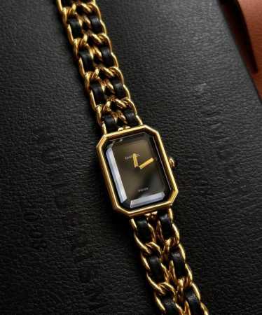 复古香奈儿方糖表机芯 表壳尺寸约 26.1×20Mm L 码侧重 15.5–16.5Cm 手围 复古方糖表 premièRe 原版 原装配备瑞士石英机芯 Ron - 点击图像关闭