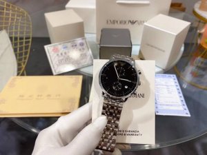 阿玛尼 Armani 精品男士腕表 绅士风范。采用最顶级的进口石英机芯 走时绝对精准 顶级316黑精钢材质 精钢表带 矿物质超强镜面，尺寸：40Mm 请认准独家