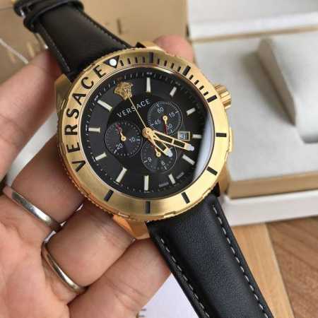 原盒:50 新款到！ Original Versace 范思哲verg系列男士石英表，多功能计时功能，休闲风之余尽显阳刚气质，百搭真皮表带，原装swiss石英机 - 点击图像关闭