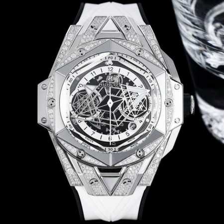 Hublot 宇舶 全新big Bang Sang Bleu Ii 刺青腕表 再次与知名刺青工作室sang Bleu合作 推出又款利用几何图形巧妙构思的刺青ll - 点击图像关闭
