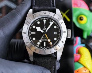 帝舵 Tudor 启辰系列搭载正明珠机芯尺寸：42Mm镀膜玻璃精钢表带原装扣复古帝陀 全新演绎