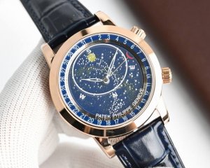 白金 百达-星空升级终极版升级了银河系 6102款6104款超级复杂功能系列日内瓦苍穹系列你可想象把星空佩戴在腕上吗？这款星空腕表独具特别星象功能，蓝色圆表盘上