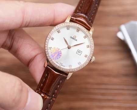 白 金 钢带+20 钻圈+20 欧米茄-Omega 女士腕表 进口石英机芯 316L精钢表壳 直径34Mm厚8Mm该款腕表备受女性喜爱 四季衣服搭配 尽显优雅在 - 点击图像关闭