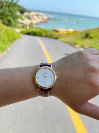 白 -金 〔最新爆火热门款 百达翡丽 Patek Philippe 采用独特的表盘设计 搭配而来的是更高档奢华的腕表， 初识百达翡丽必憧憬有朝一日能拥有它，戴上 - 点击图像关闭