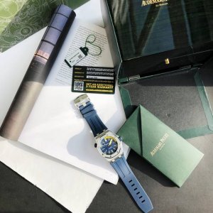 爱彼！最新款 三码合一 15710系列！皇家橡树离岸型 男士全自动机械腕表 ，吊牌，保卡，底壳码三码合一，316L精钢表壳，表盘尺寸42Mm 厚14Mm 八角风
