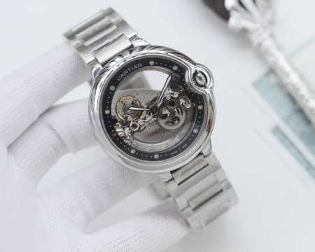 金白同价，皮 ，钢 品牌：卡地亚-Cartier 类型：男士腕表 壳套：顶级版316精钢l 表带：进口小牛皮表带 机芯：全自动进口机械机芯 镜面：矿物质防刮镜面 - 点击图像关闭