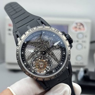 Sj出品 DDD 新厂-New Factory』罗杰杜彼 王者竞速倍耐力单行陀飞轮#全镂空背透高级感型号分别：Rddbex0815、Rddbex0817腕表，这