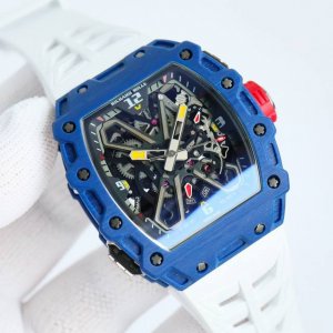 理查德米.勒Savir-Faire设计了一款名为 Rm 3 Rafaelnadal 的B 一体陀飞轮 腕表，五级Carbontpt碳纤维，表带采用马来西亚进口纯