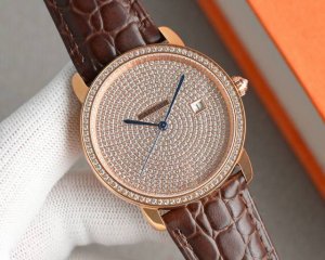 统一价： 卡地亚 Cartier 伦敦满天星系列，精品男士腕表，经典大三针设计，尊贵大气，绅士风范，卓越品质，热卖全城。采用进口西铁城8215全自动机械机芯 零
