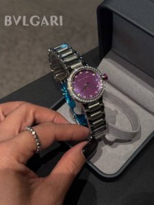 圣诞元旦 DDD 宝格丽Bvlgari陪伴每个节日温情时刻！ DDD 宝格丽 Lvcea 系列腕表，采用珍珠母贝打造的三维立体表盘，无论从哪种角度欣赏，都能看到