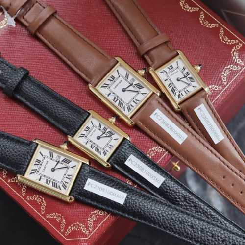 P1500新款原单卡地亚坦克小金表 大号尺寸33.725.5。小号尺寸29.522 Cartier-Tank腕表家族的代表作！灵感来源于当时的坦克造型，推出后一