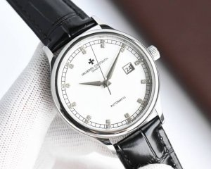 白 -金 江诗丹顿传承系列腕表火爆上市 简雅大方 完美结合 让你感受优雅绅土气息 机芯 搭载原装进口9015机芯 每小时振频28800次 性能稳定 零返修 表壳