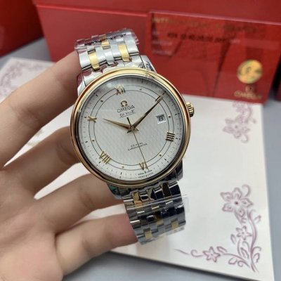 全新升级欧米茄碟飞系列新品来货作为明星热卖产品基础款，蝶飞系列以经典优雅设计，备受消费者青睐，更是商务首选！ 推荐理由： 设计 ：这款是蝶飞系列基础款，全精钢材