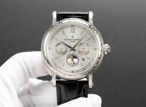 白雕 金雕2080 铁划银钩 苍劲有力 高颜值新品：江诗丹顿-纯手工-雕花腕表-惊艳登场，为您呈现不一样的Calatrava风彩。 优雅江诗的Calatrava