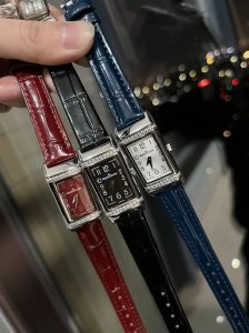 550翻转手表，新年来个大翻身积家Jaeger Revers One一号翻转腕表 ！翻转真的是好看到爆炸积家翻转系列3288420 ！低调有历史底蕴！尺寸40.