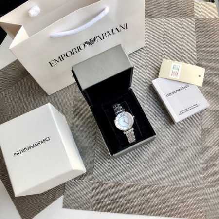 原单正品 特殊渠道货 ！Armani 阿玛尼女表。小仙女必备！型号Ar1908、表盘32Mm 完美尺寸！作为最受欢迎的款式之一，就一定会有各种层出不穷的版本。请 - 点击图像关闭