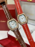 金银同价 卡地亚-Cartier ，Mini Lady 酒桶型，采用原装进口瑞士石英机芯，法国蓝宝石水晶镜面，表壳镶满施华洛世奇真水钻18K金工艺，牛皮表带 ，