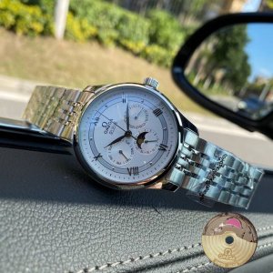 白 -金 钢带+20。 蝶飞升级多功能款 采用多功能3836机芯 品质有保证 壳身侧边选用精致拉丝工艺 一直被模仿 认准图片机芯 全新升级 优雅热卖 欧米茄-O