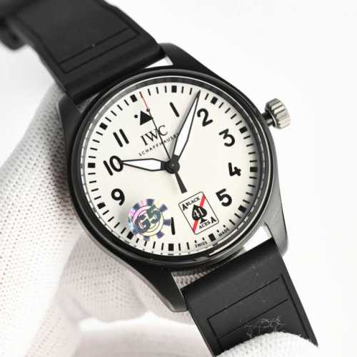 工厂p全新推出 Iwc 万国 Iw328210 马克二十系列 Rw8 别名：Iwc-梅赛德斯- Amg马石油F1车队特别款 资料如下： 尺寸：40* 10.68