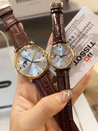 白 玫金 钢带10 全新设计 经典热卖 天梭-Tissot 优雅大方贵气的情侣对表隆重登场“拥有一决表就像拥有的态度时间 随你掌控”尺寸女装30Mm♀男装40M