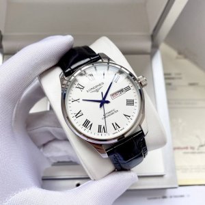 白壳 ，金壳 ，钢带+20。 西铁城白壳560，金壳750，钢带+20。 经典再次升级，两种机芯随意选择 今日推荐 经典热卖 浪琴-Longines 男士腕表