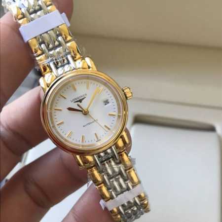 配全套原包装 浪琴时尚系列，瑰丽瑞士原装机械女表，原装瑞士机芯，蓝宝石玻璃，表盘尺寸25.5Mm，三折式安全表扣按压式开启装置，简约典雅的表壳设计，男女皆宜，体 - 点击图像关闭