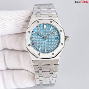 白钢 间玫 全玫瑰金 钻加50 最新女款ap 爱彼皇家橡树系列77350 77351型号机械腕表！直径34Mm。搭载calibre 5800自动上链机芯，采用该