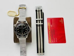 Factory市场唯一阳极氧化铝金属表圈、表盘！007电影 无暇赴死 主题版腕表 Seamaster Diver 300M 007 Edition ，这枚腕表由
