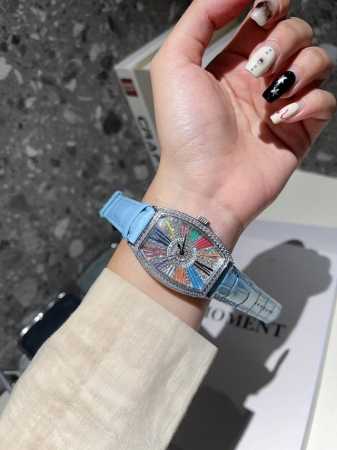 Franck Muller 法兰克穆勒 FM 法穆兰 酒桶形女士石英腕表 CNC加工抛光表壳 经典之作！满天星字面和彩色款彩色字面 上手效果真的拒绝不了，一整个 - 点击图像关闭