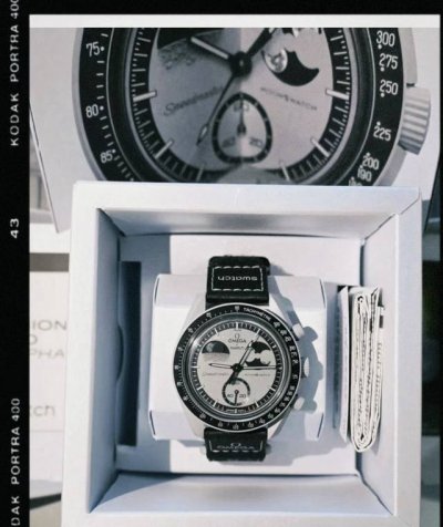 Swatch斯沃琪 X Biocerc Moonswatch 系列 石英机芯 30米防水 男表 瑞表 42Mm 黑色表盘 植物陶瓷表壳 尼龙表带