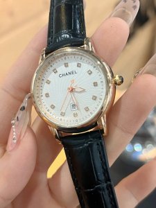 香奈儿-Chanel新款上市，火爆来袭，巅峰杰作，精致优雅，进口石英，您值得拥有！ 人手一只 犒劳自己 送朋友 送老婆 送女友 的首选！时尚靓丽，就该给自己最美