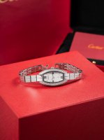 全面升级版到货，金银同价卡地亚Cartier酒桶奢华腕表,引领风格,超越时代,设计与精湛的非凡工艺,倍受各界潮流高贵的青睐,该腕表采用手链以及腕表两种不同艺术风